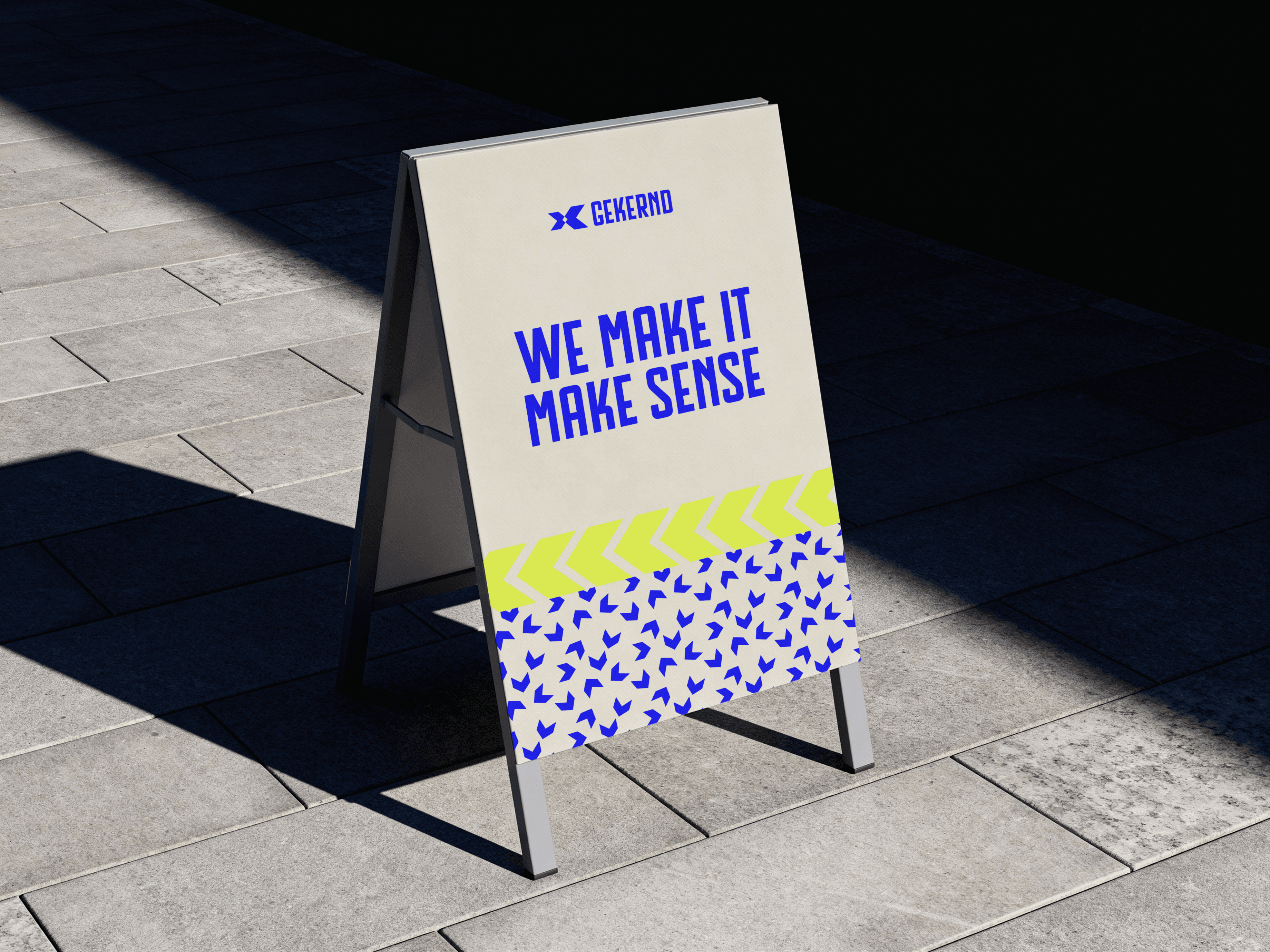 Gekernd-straatbord met het opschrift 'We make it make sense', straatfotografie